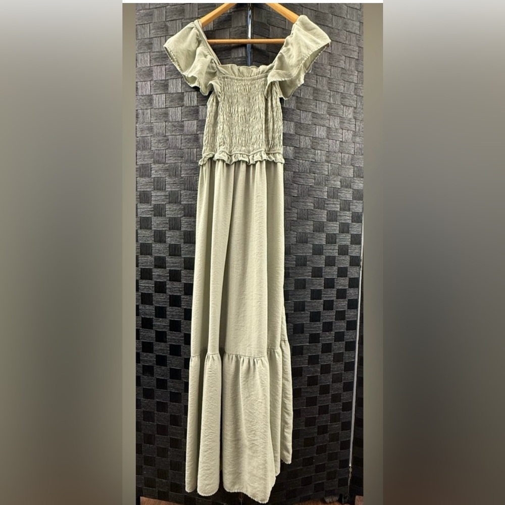 Moon River Green Sage Maxi Dress size M - Picture 5 of 5